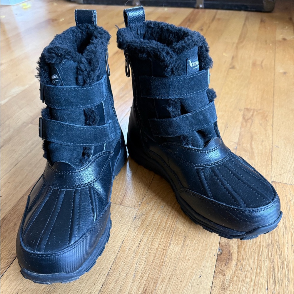 Koolaburra By Ugg Black Duck Snow Boots with Faux Fur for Warmth